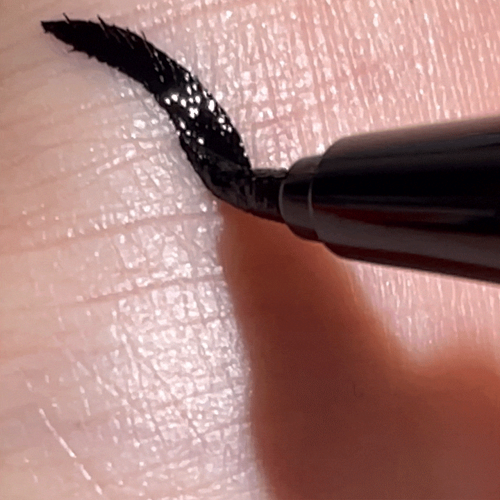 Cheetos_Alamar_Black_Liquid_Eyeliner_720x.gif (720×720)